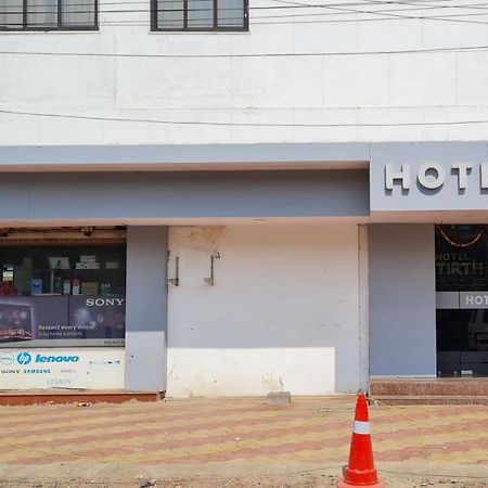 Hotel Tirth Ankleshwar Buitenkant foto