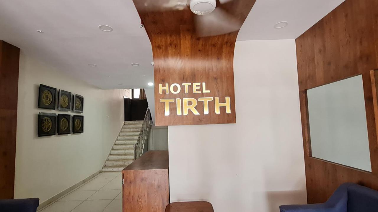 Hotel Tirth Ankleshwar Buitenkant foto