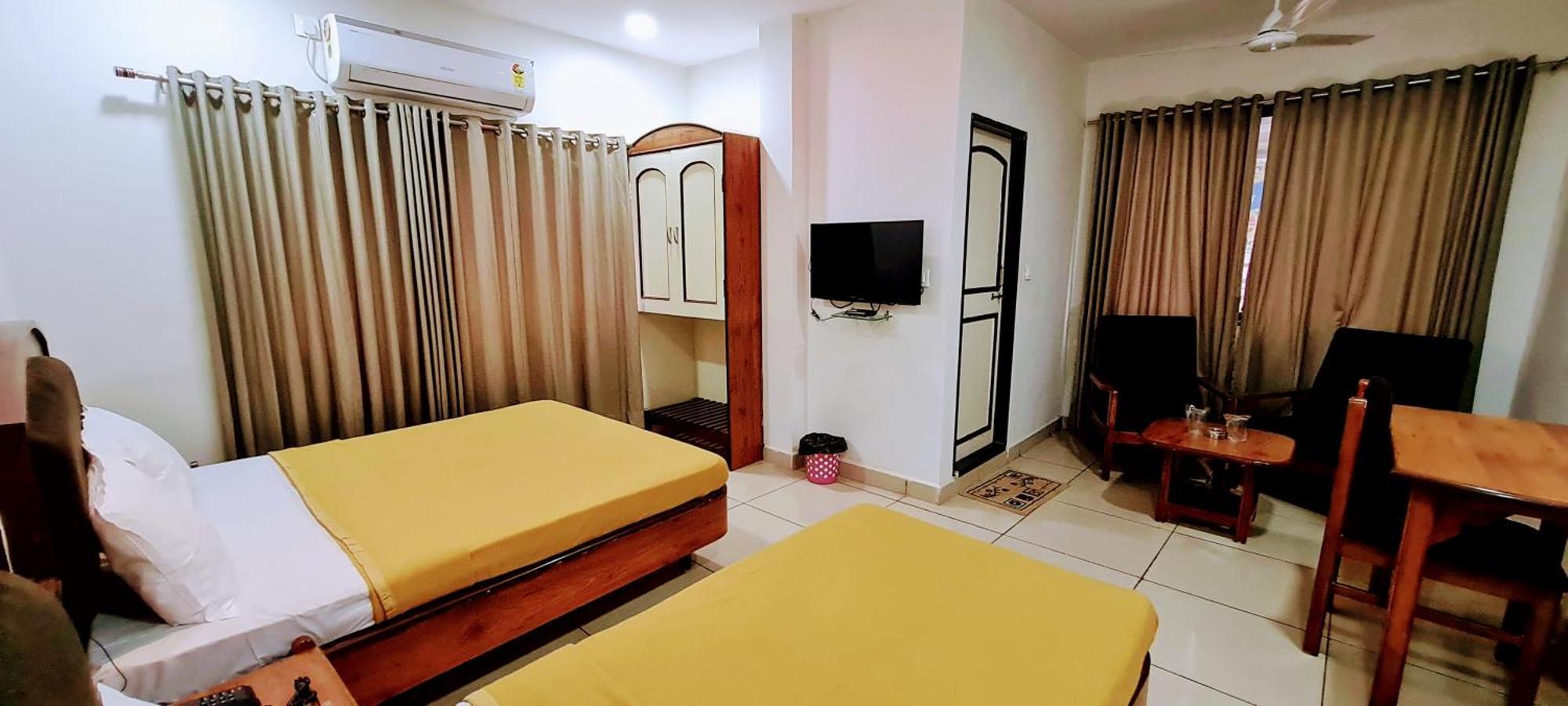 Hotel Tirth Ankleshwar Buitenkant foto