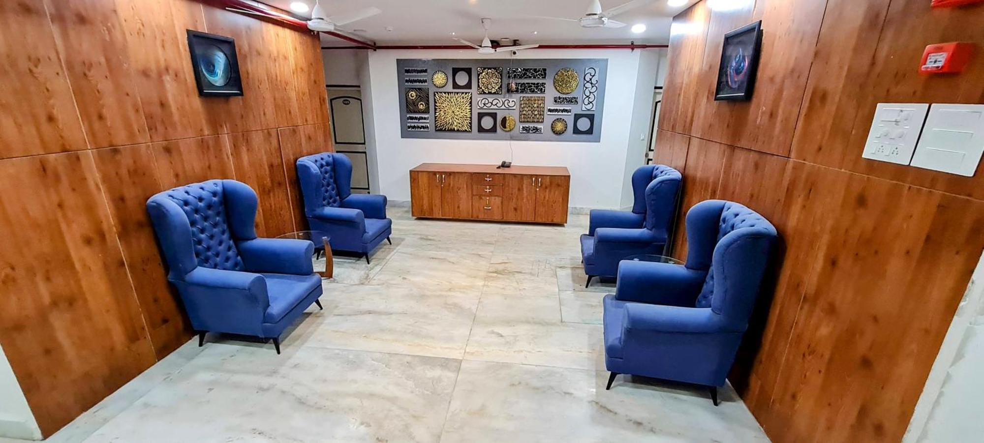 Hotel Tirth Ankleshwar Buitenkant foto