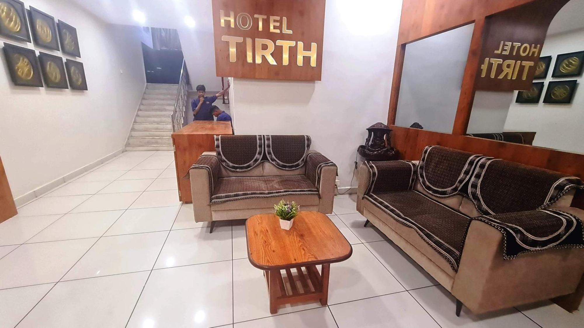 Hotel Tirth Ankleshwar Buitenkant foto